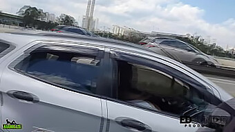 Angel Takemura Faz Um Boquete Em Um Carro No Marginal Pinheiros