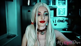 Harley Quinn วัย 18 ปีดื่มด่ํากับคอสเพลย์ Asmr ที่เย้ายวนใจ